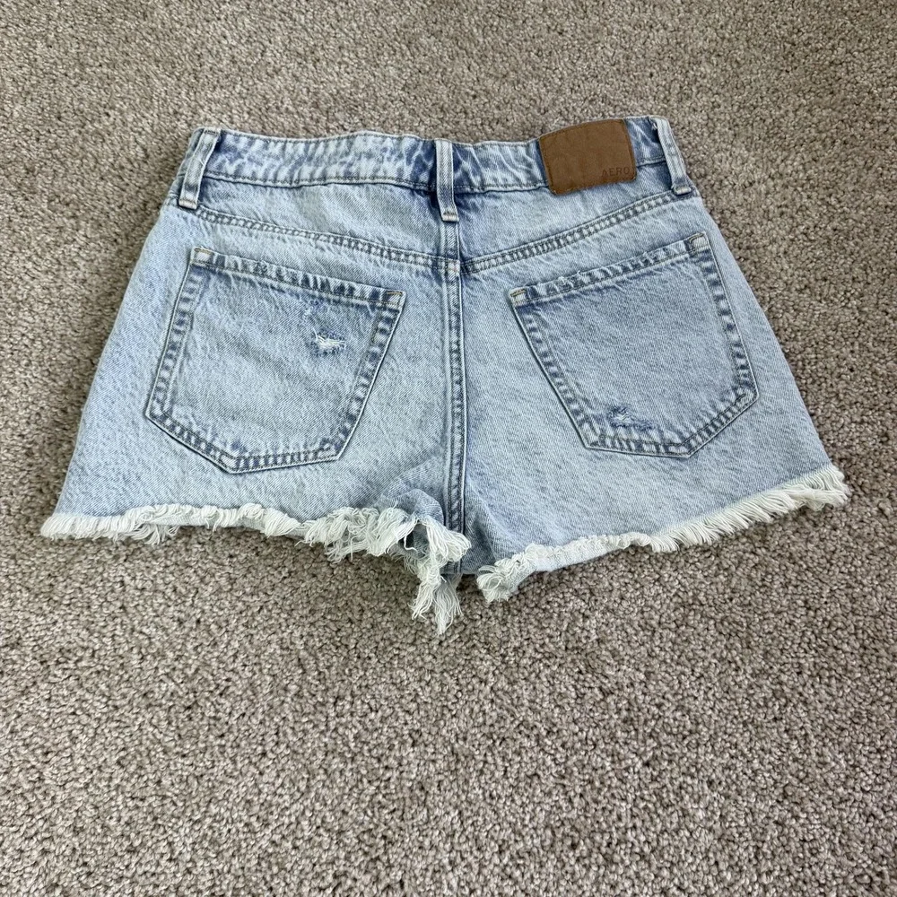Aeropostale Shorts Womens 4 28W Blue Denim High Rise Distressed Cut Off Raw Hem
